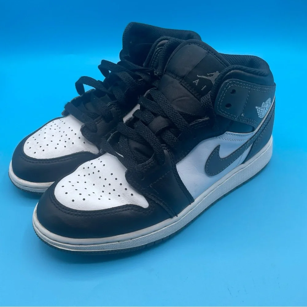 Jordan‎ 1 Mid Black/Iron Grey